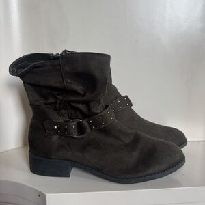 American Eagle Ankle Boots Olive Green Silver Accent Buckle/Studs Size 8